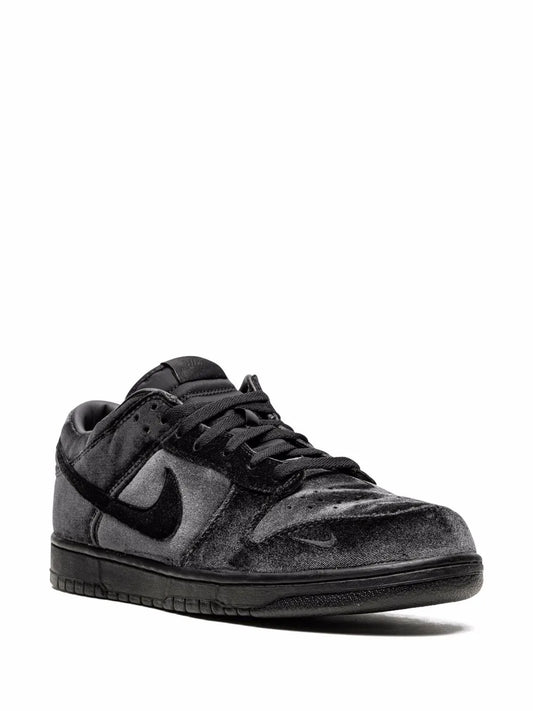 Nike X Dover Street Market Dunk Low Triple Black Velvet Sneakers floriamart.shop