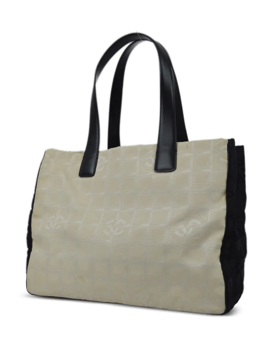 Pre-OwnedCHANEL Pre-Owned2006 CC-logo tote bag