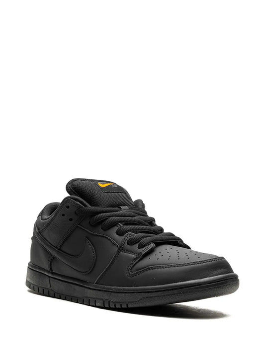 Nike Sb Dunk Triple Black/Orange Sneakers floriamart.shop