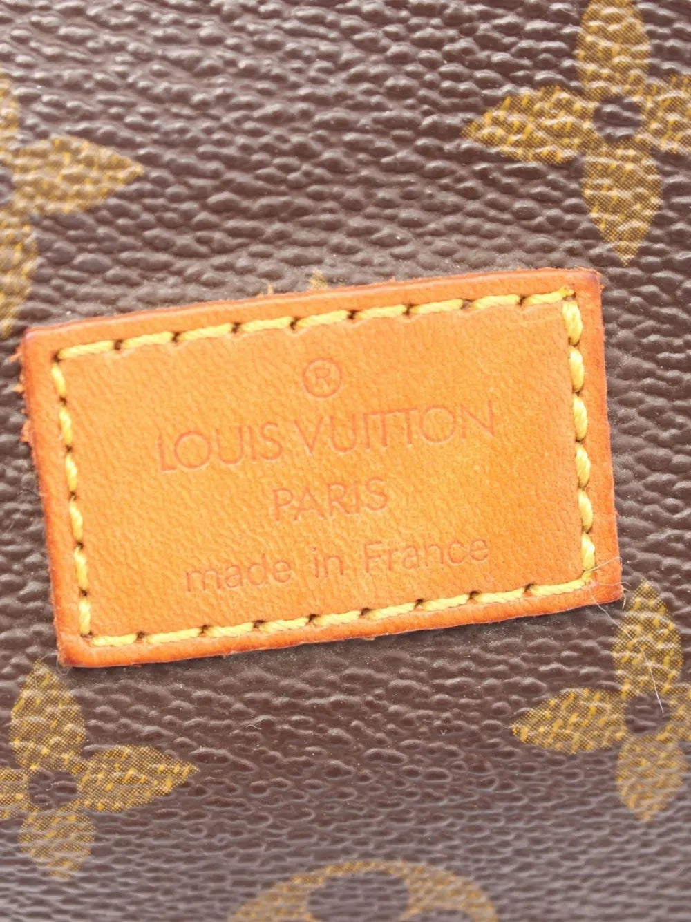 Pre-OwnedLouis Vuitton Pre-Owned1992 Saumur 35 shoulder bag