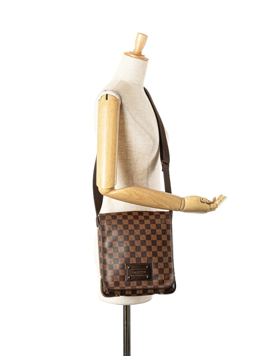 Pre-OwnedLouis Vuitton Pre-Owned2010 Damier Ebene Brooklyn PM crossbody bag