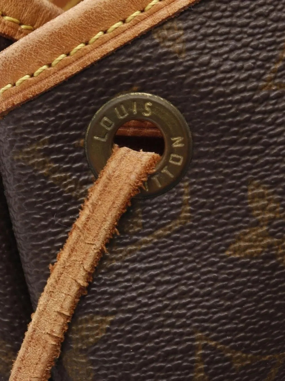 Pre-OwnedLouis Vuitton Pre-Owned1999 Montsouris MM backpack