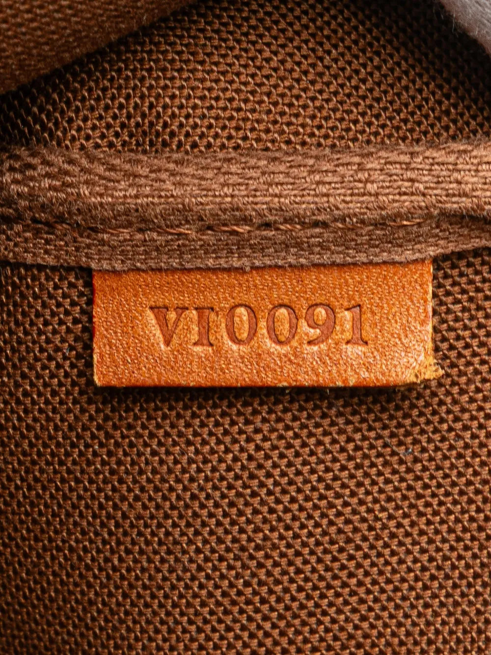 Pre-OwnedLouis Vuitton Pre-Owned2001 Monogram Pochette Accessoires shoulder bag