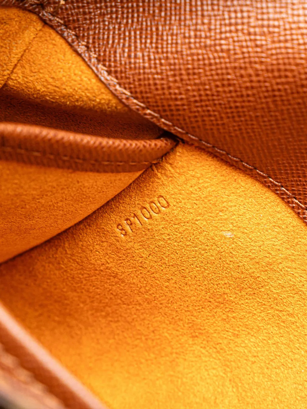 Pre-OwnedLouis Vuitton Pre-Owned2000 Monogram Musette Tango Short Strap shoulder bag