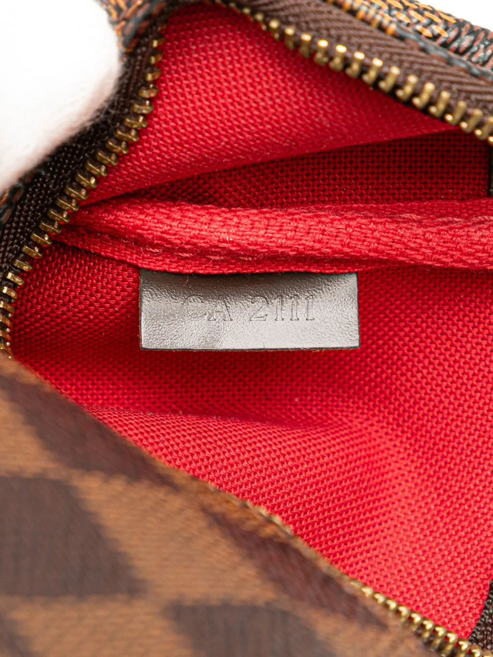 Pre-OwnedLouis Vuitton Pre-Owned2011 Damier Ebene Pochette Accessoires shoulder bag