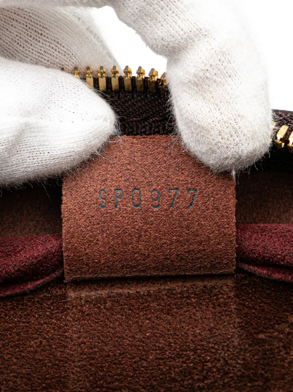 Pre-OwnedLouis Vuitton Pre-Owned1997 Taiga Kendall PM travel bag