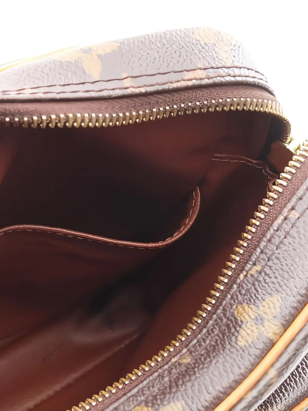 Pre-OwnedLouis Vuitton Pre-Owned2004 Amazon Monogram shoulder bag