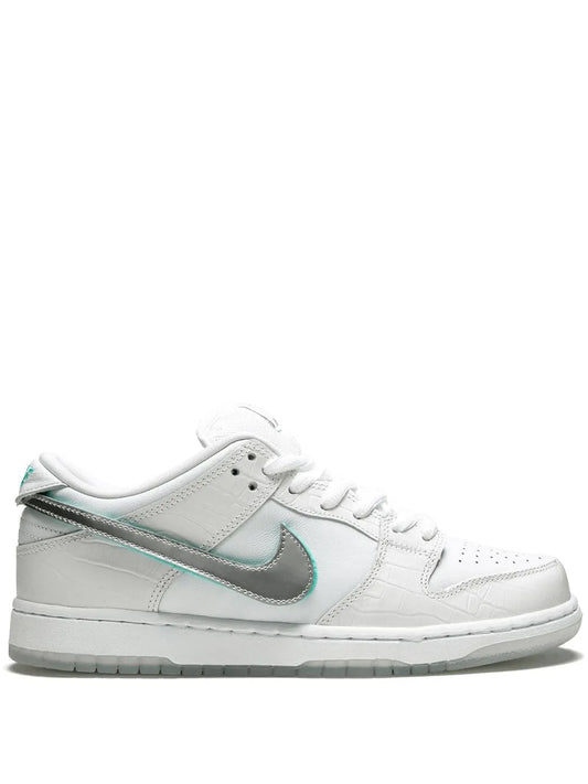 Nike X Diamond Supply Co. Sb Dunk Low Pro Og Qs White Sneakers floriamart.shop