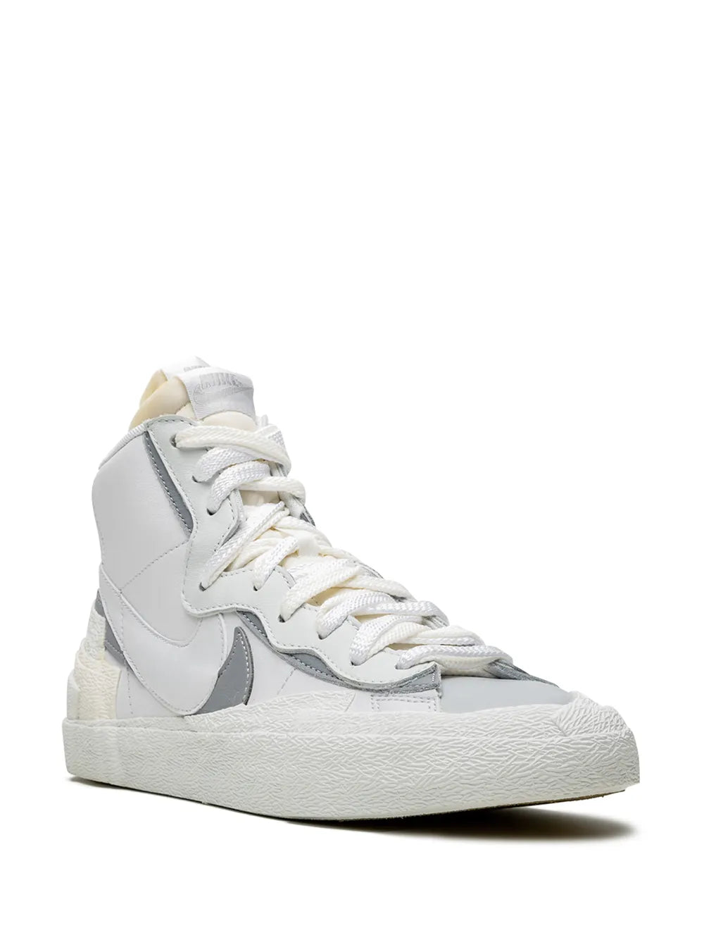 Nike X Sacai Blazer Mid Triple White Sneakers floriamart.shop