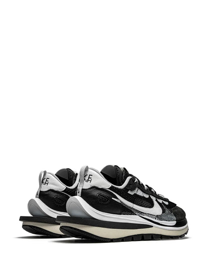 Nike X Sacai Vaporwaffle Black White Sneakers floriamart.shop