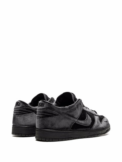 Nike X Dover Street Market Dunk Low Triple Black Velvet Sneakers floriamart.shop