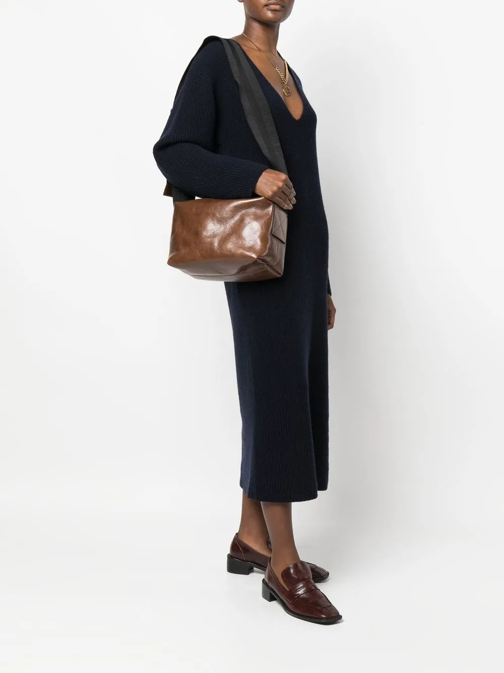 Uma Wangembossed-logo detail shoulder bag