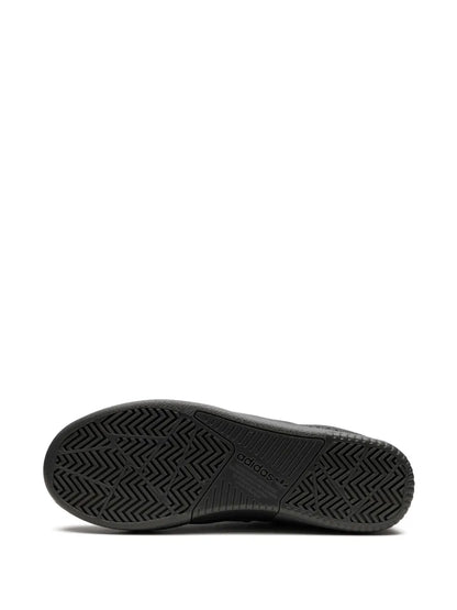 adidas Tyshawn Low Sneakers