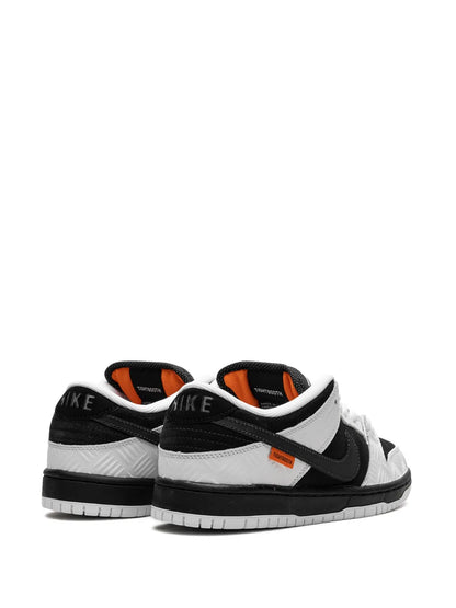 Nike X Tightbooth Sb Dunk Low Sneakers floriamart.shop