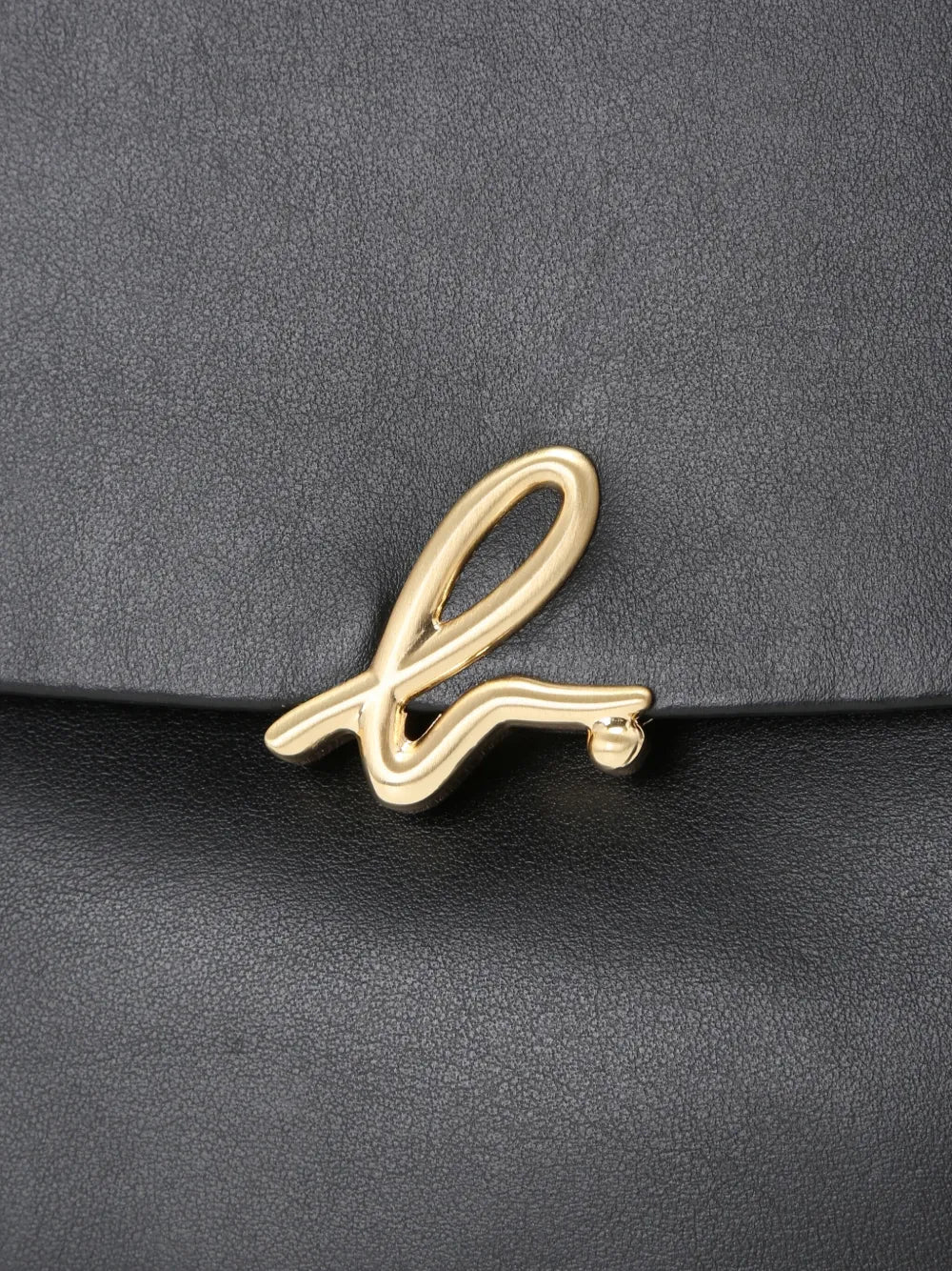 agn b. logo-clasp leather crossbody bag floriamart.shop