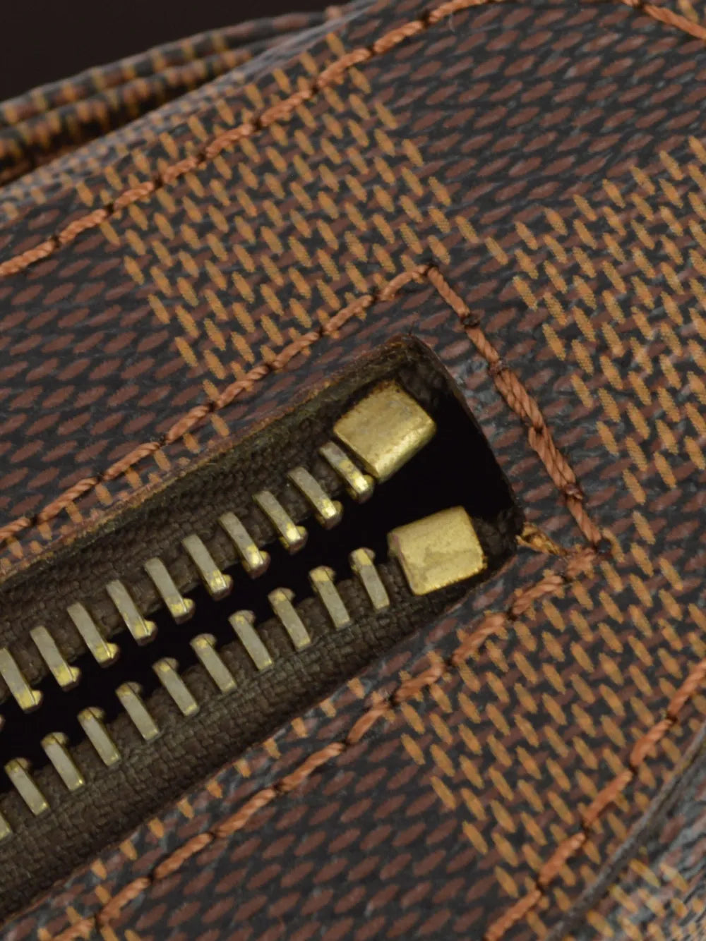 Pre-OwnedLouis Vuitton Pre-Owned2008 Geronimos belt bag