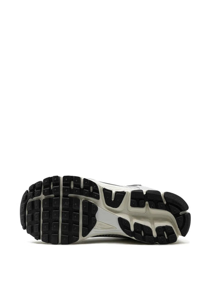 Nike Zoom Vomero 5 Chrome Sneakers floriamart.shop