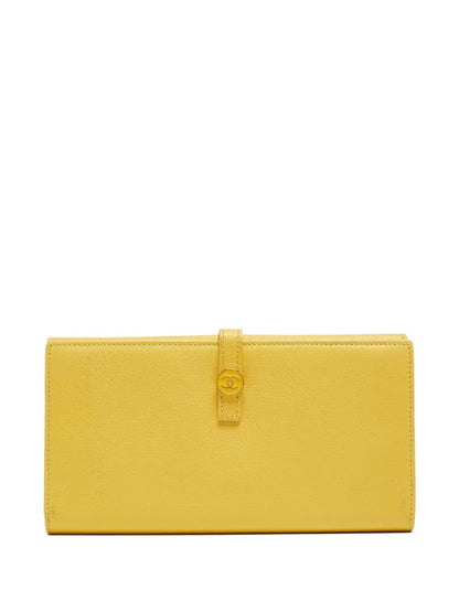 Pre-OwnedCHANEL Pre-Ownedleather CC flap wallet