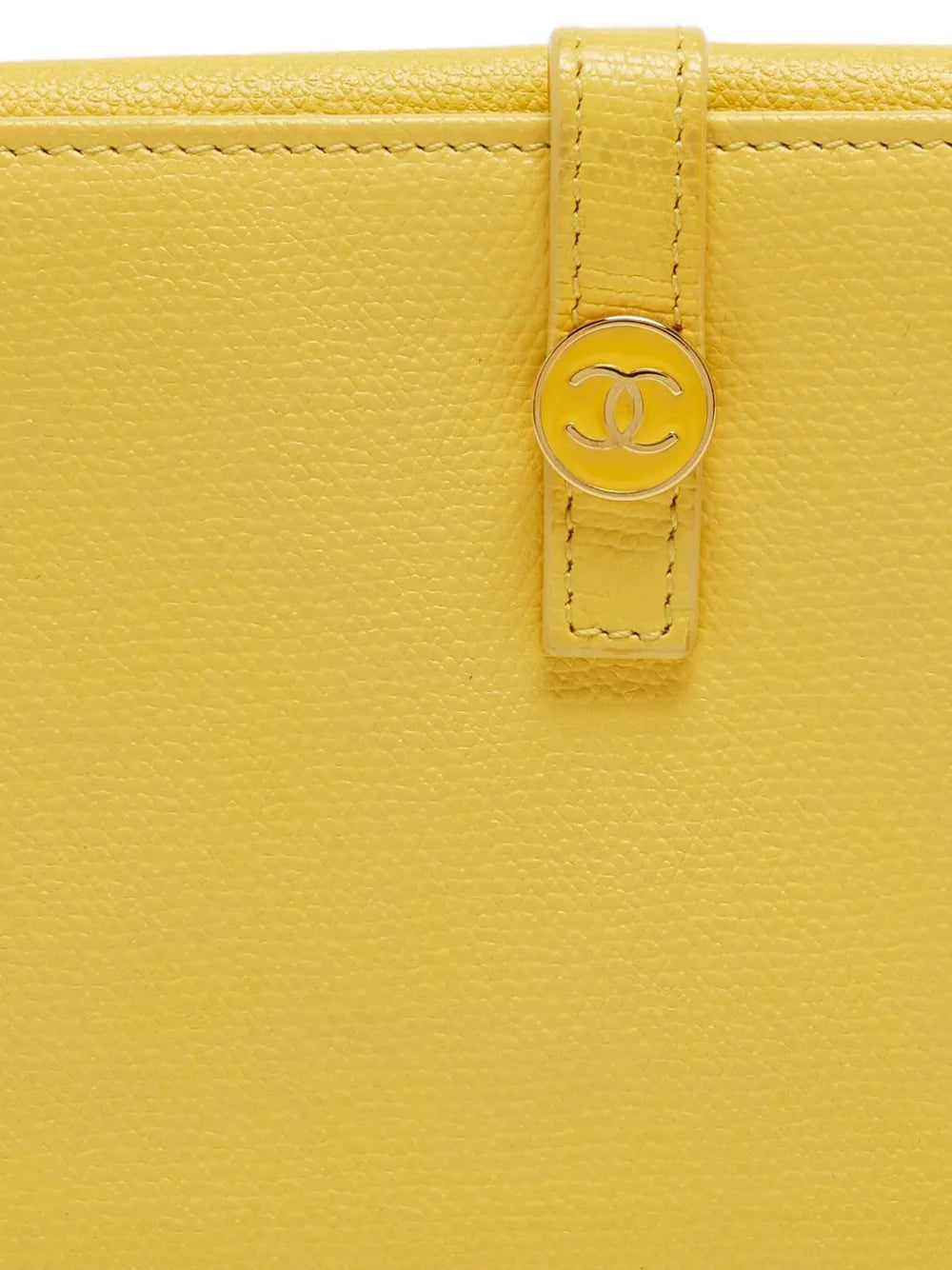 Pre-OwnedCHANEL Pre-Ownedleather CC flap wallet