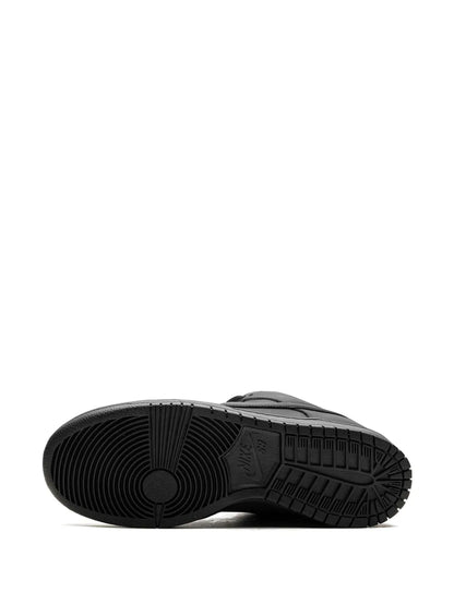 Nike Sb Dunk Triple Black/Orange Sneakers floriamart.shop
