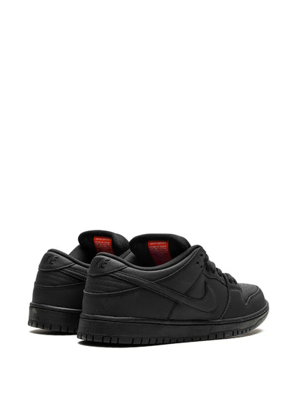 Nike Sb Dunk Triple Black/Orange Sneakers floriamart.shop