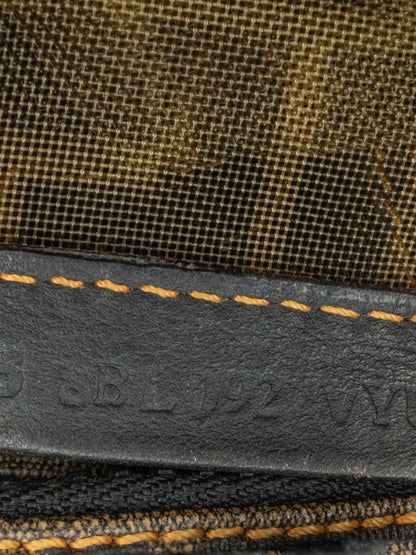 Pre-OwnedFendi Pre-Owned2000-2010 Zucca Mesh boston bag