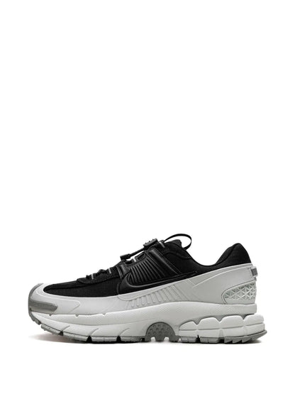 Nike Zoom Vomero 5 Roam Black/Light Silver Sneakers floriamart.shop