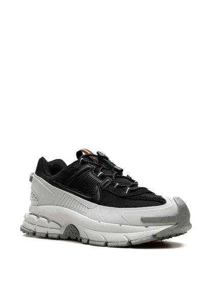 Nike Zoom Vomero 5 Roam Black/Light Silver Sneakers floriamart.shop