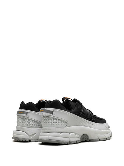 Nike Zoom Vomero 5 Roam Black/Light Silver Sneakers floriamart.shop