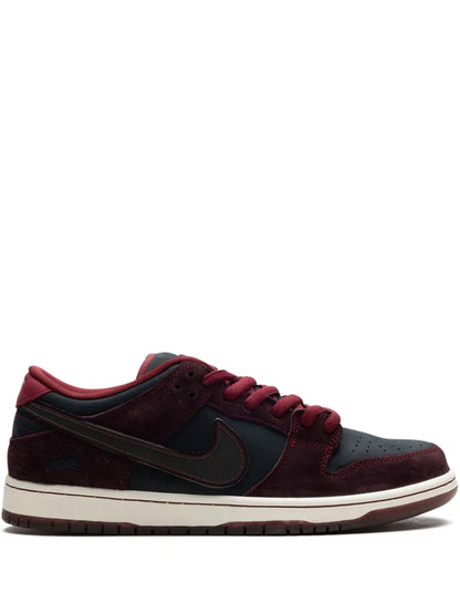 Nike X Riot Skateshop Sb Dunk Low Mahogany/Dark Beetroot/Team Red/Sail/Night Maroon Sneakers floriamart.shop