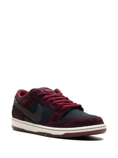 Nike X Riot Skateshop Sb Dunk Low Mahogany/Dark Beetroot/Team Red/Sail/Night Maroon Sneakers floriamart.shop