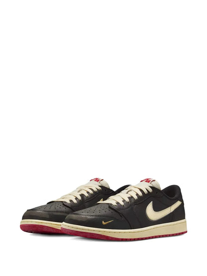 Air Jordan 1 Black/Varsity Red Sneakers