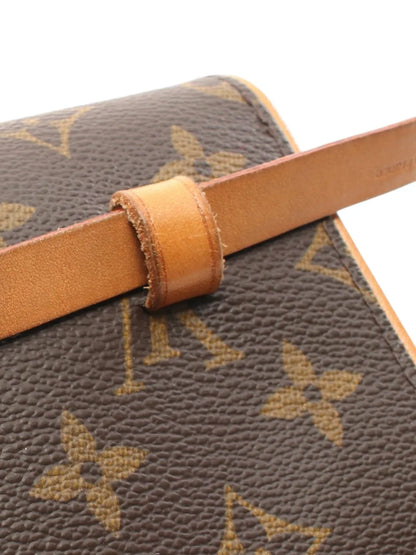 Pre-OwnedLouis Vuitton Pre-Owned2004 Pochette Florentine belt bag