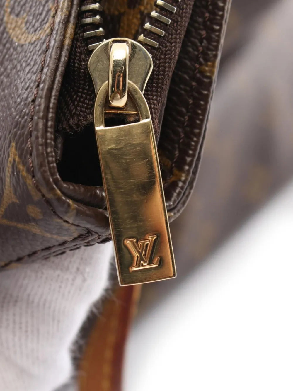 Pre-OwnedLouis Vuitton Pre-Owned2003 Kabamezo shoulder bag