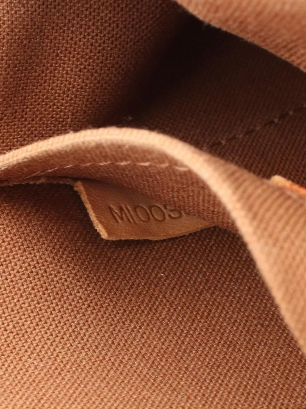 Pre-OwnedLouis Vuitton Pre-Owned2005 Pochette Murrell monogram belt bag