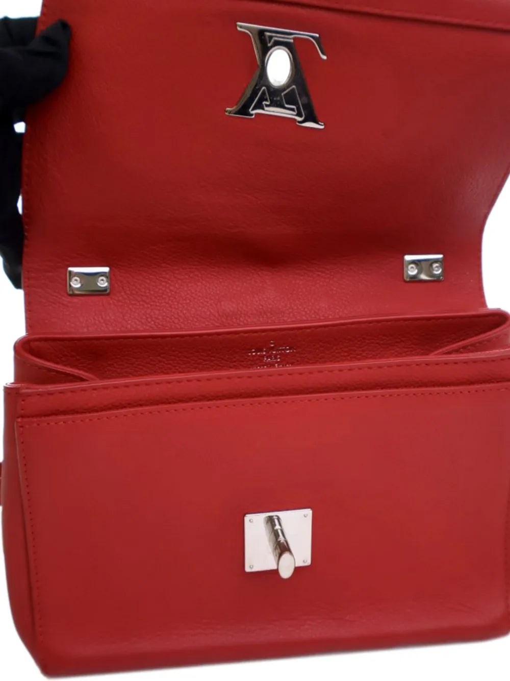 Pre-OwnedLouis Vuitton Pre-Owned2015 Leather Lockme II BB satchel