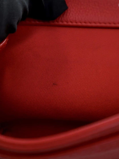 Pre-OwnedLouis Vuitton Pre-Owned2015 Leather Lockme II BB satchel