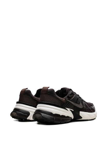 Nike V2K Run Velvet Brown/White/Black/Baroque Brown Sneakers floriamart.shop