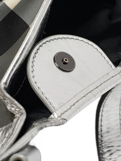 Pre-OwnedBurberry Pre-Ownedmedium Silver Beat Victoria tote bag
