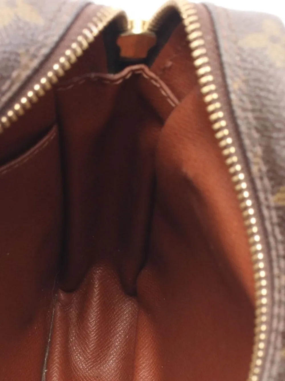 Pre-OwnedLouis Vuitton Pre-Owned2002 Amazon monogram shoulder bag floriamart.shop