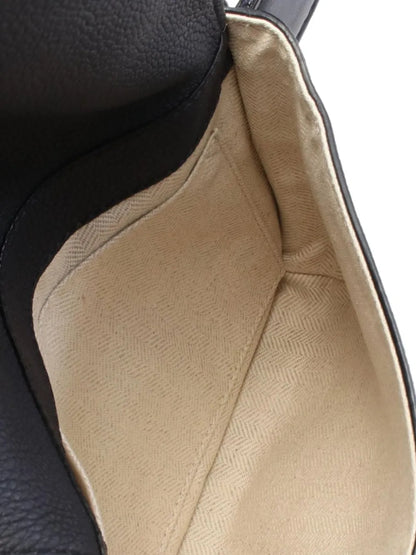 Pre-OwnedLoewe Pre-Owned2000s leather messenger bag