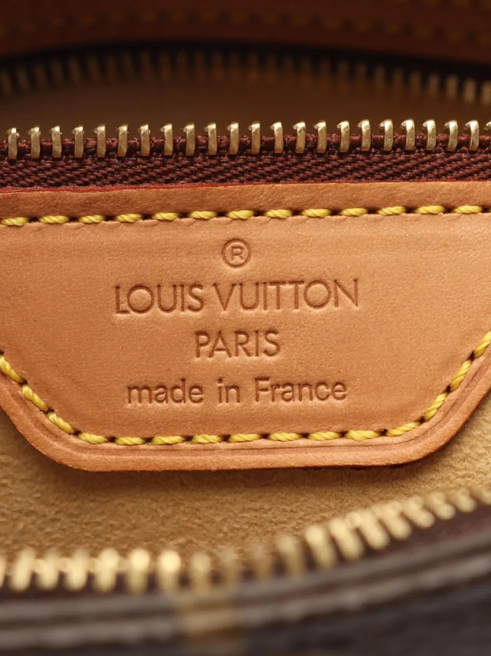 Pre-OwnedLouis Vuitton Pre-Owned2001 Looping MM shoulder bag