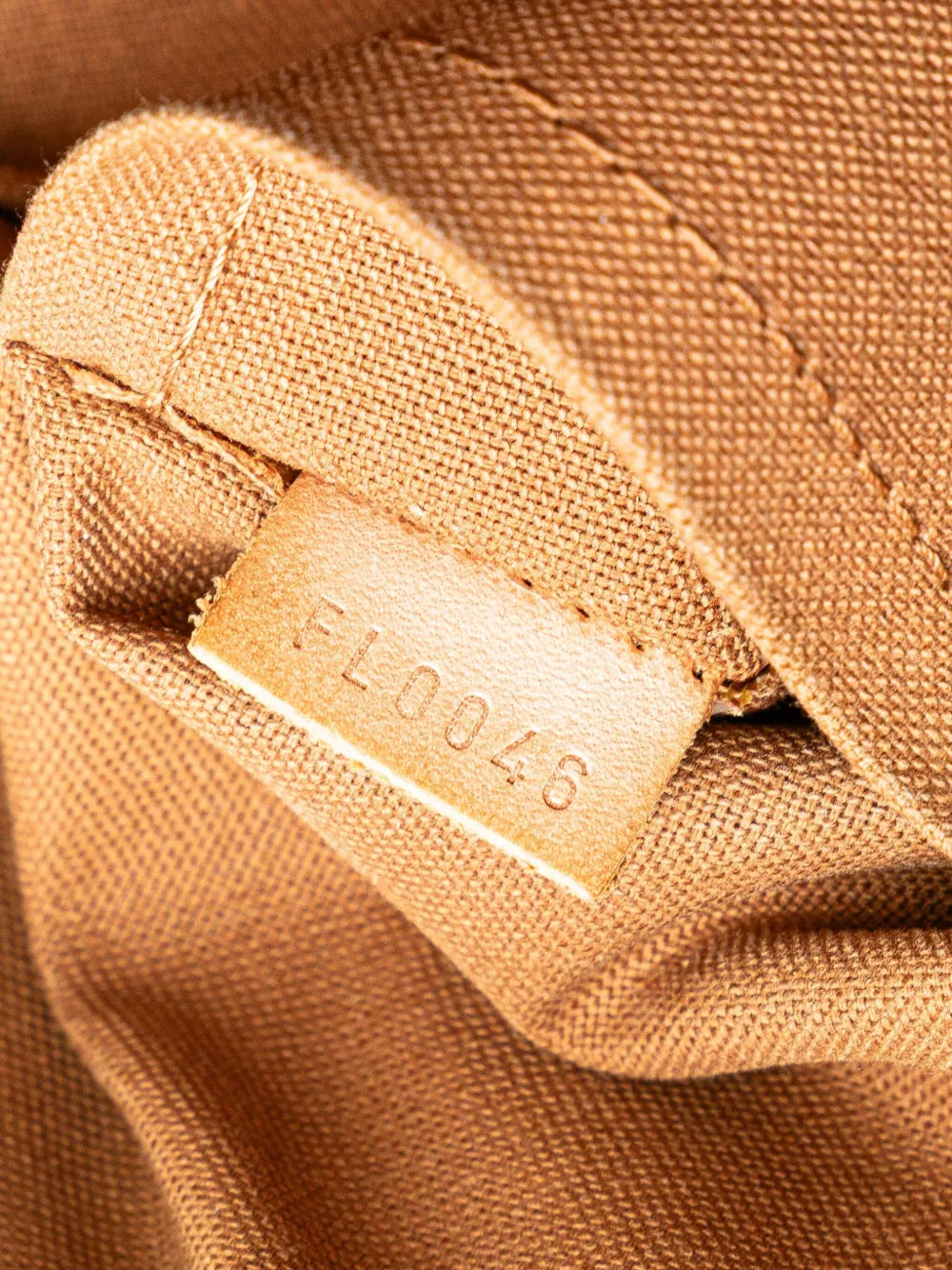 Pre-OwnedLouis Vuitton Pre-Owned2006 Monogram Lockit PM handbag