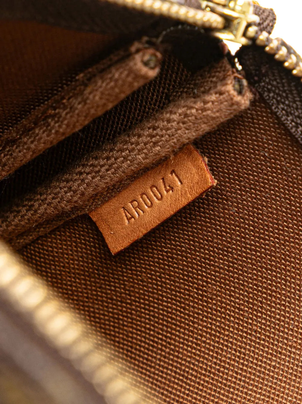 Pre-OwnedLouis Vuitton Pre-Owned2001 Stephen Sprouse Monogram Graffiti Pochette Accessoires shoulder bag