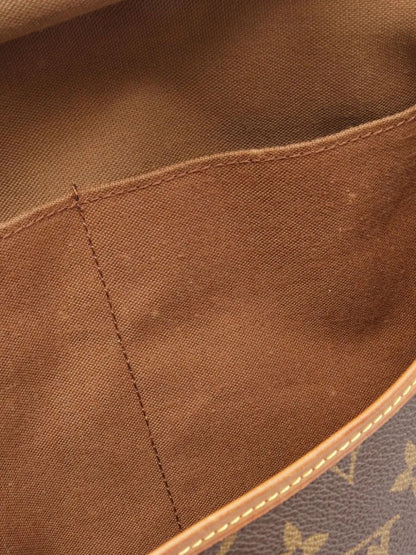 Pre-OwnedLouis Vuitton Pre-Owned1995 Saumur 35 shoulder bag