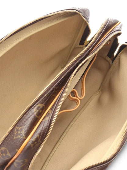 Pre-OwnedLouis Vuitton Pre-Owned2002 Reporter GM shoulder bag