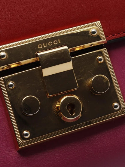 Pre-OwnedGucci Pre-Owned2010s Padlock Chain shoulder bag