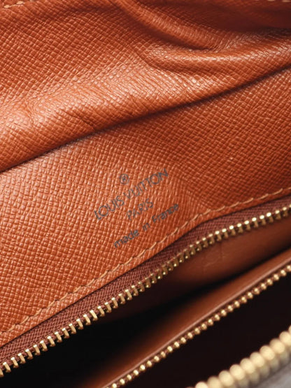 Pre-OwnedLouis Vuitton Pre-Owned2001 Boulogne PM shoulder bag