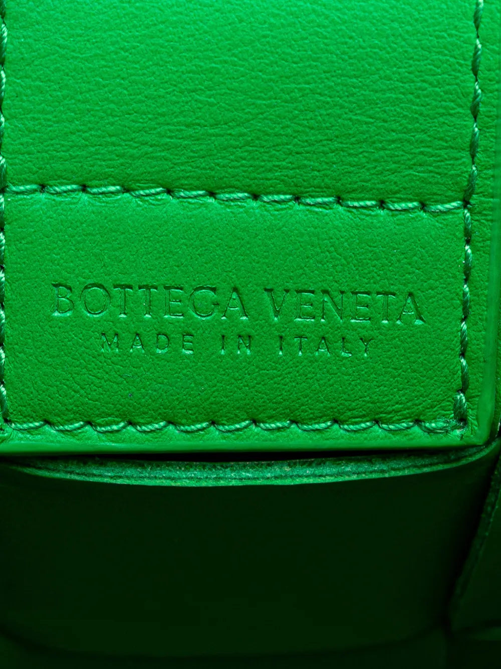Pre-OwnedBottega Veneta Pre-Owned2012-2025 Mini Nappa Intrecciato Vertical Cassette crossbody bag