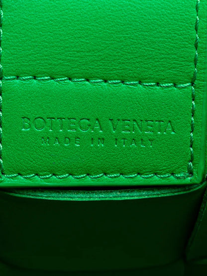 Pre-OwnedBottega Veneta Pre-Owned2012-2025 Mini Nappa Intrecciato Vertical Cassette crossbody bag
